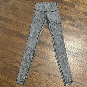Lululemon Black and White Full Length Leggings, Size 2